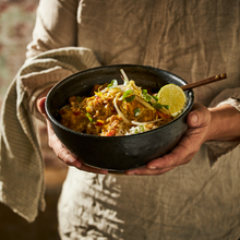 Load image into Gallery viewer, Passage to India (World Curries) Balinese Curry Simmer Sauce
